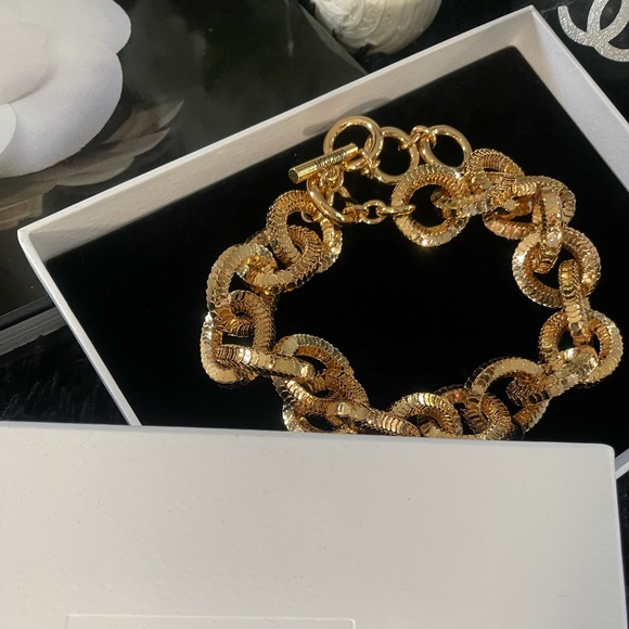 Moschino x H&M  Gold Pleated Chain Necklace - Picture 7 of 7